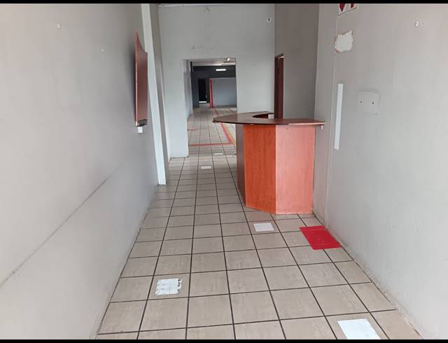 160M² WORKSHOP TO LET IN FLORIDA